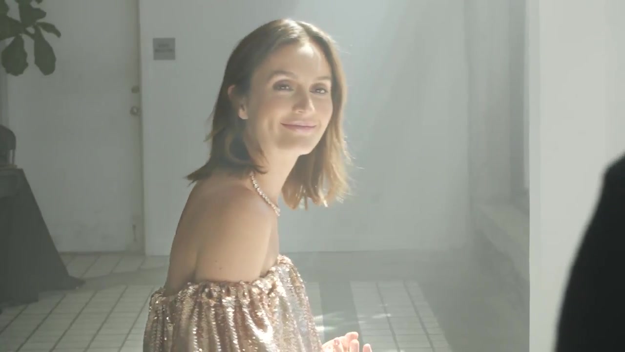 Leighton_Meester_talks_hi-lo_and_motherhood_fashion_480.jpg