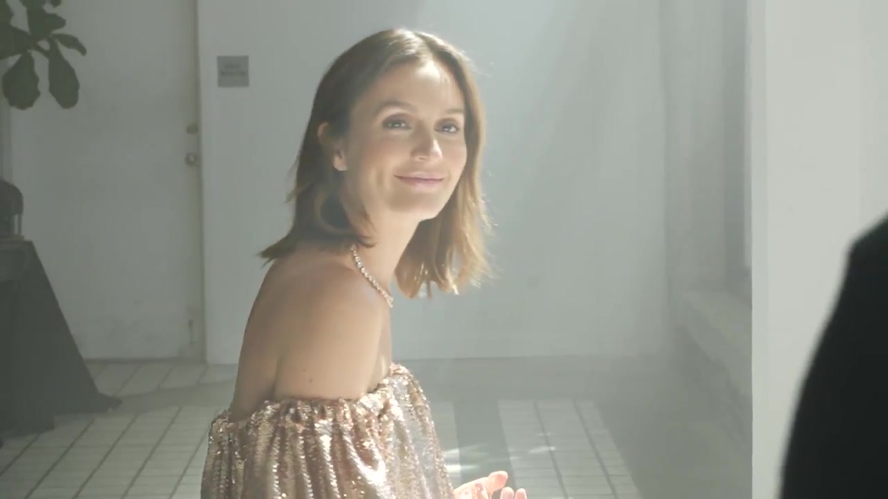 Leighton_Meester_talks_hi-lo_and_motherhood_fashion_481.jpg