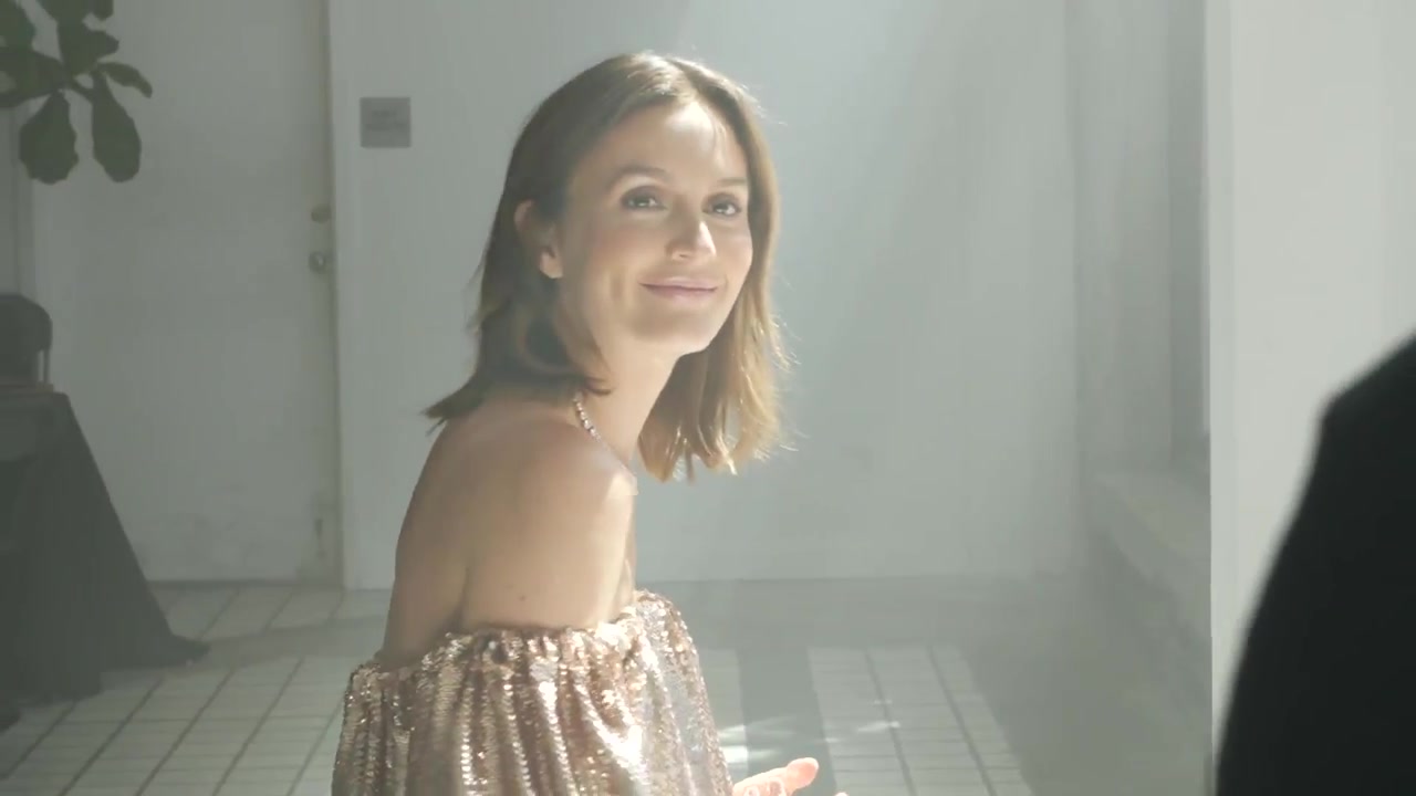 Leighton_Meester_talks_hi-lo_and_motherhood_fashion_483.jpg