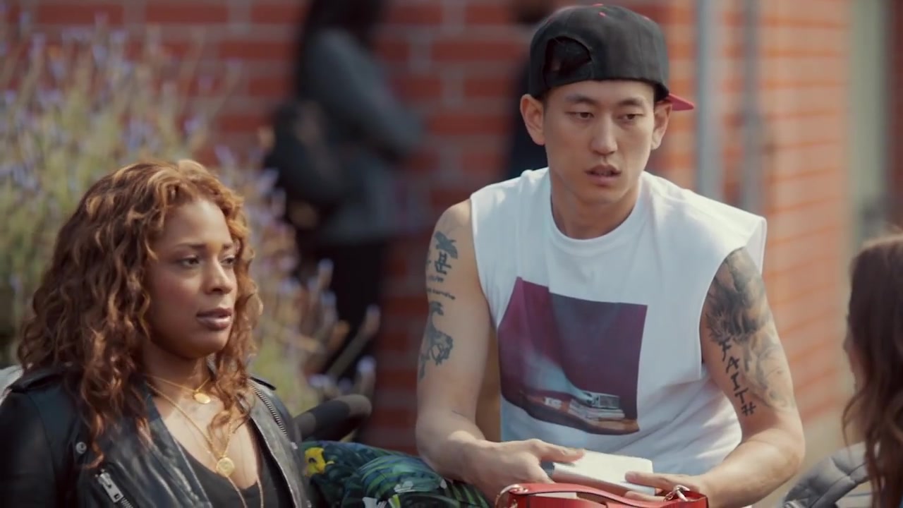 Single_Parents_-_Official_Trailer_087.jpg