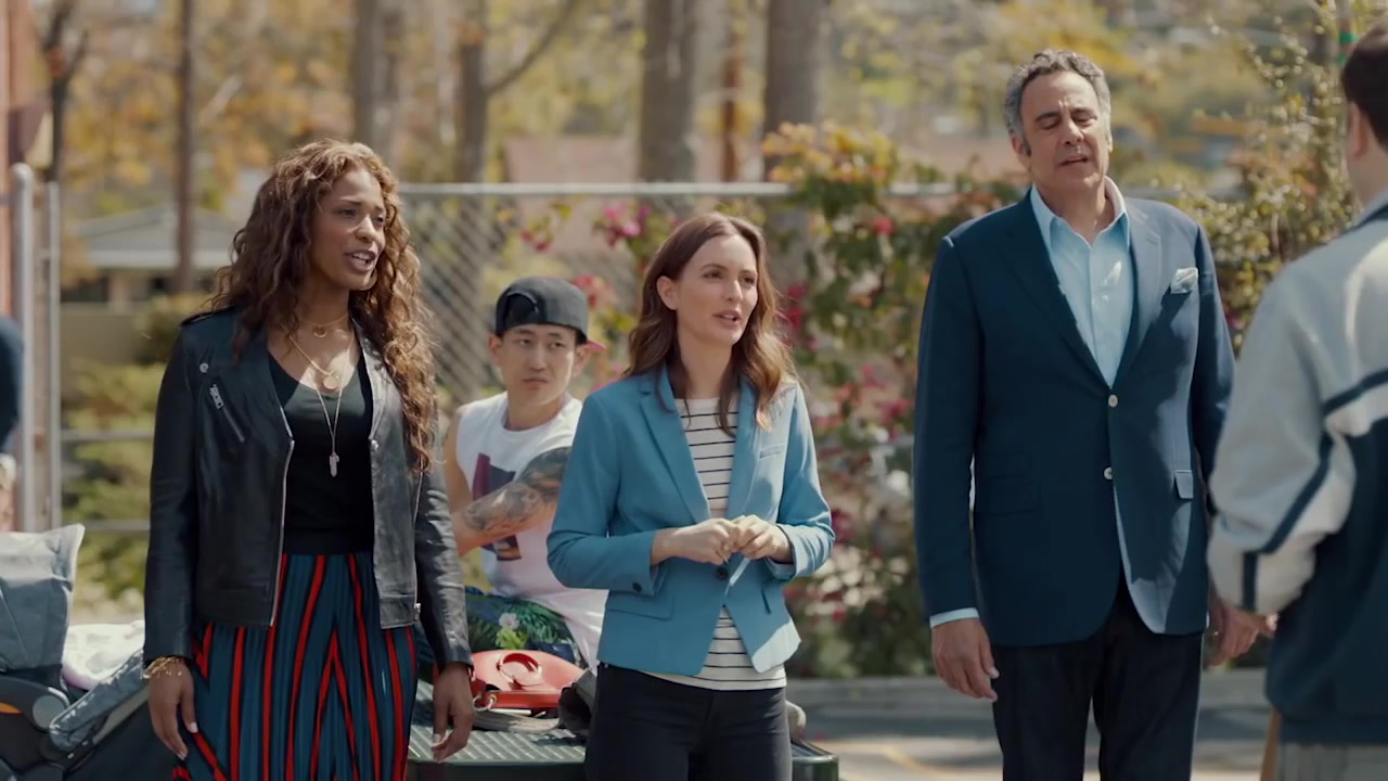 Single_Parents_-_Official_Trailer_126.jpg