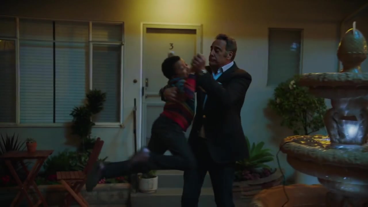 Single_Parents_-_Official_Trailer_412.jpg