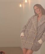 Leighton_Meester_talks_hi-lo_and_motherhood_fashion_390.jpg