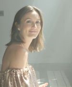 Leighton_Meester_talks_hi-lo_and_motherhood_fashion_483.jpg
