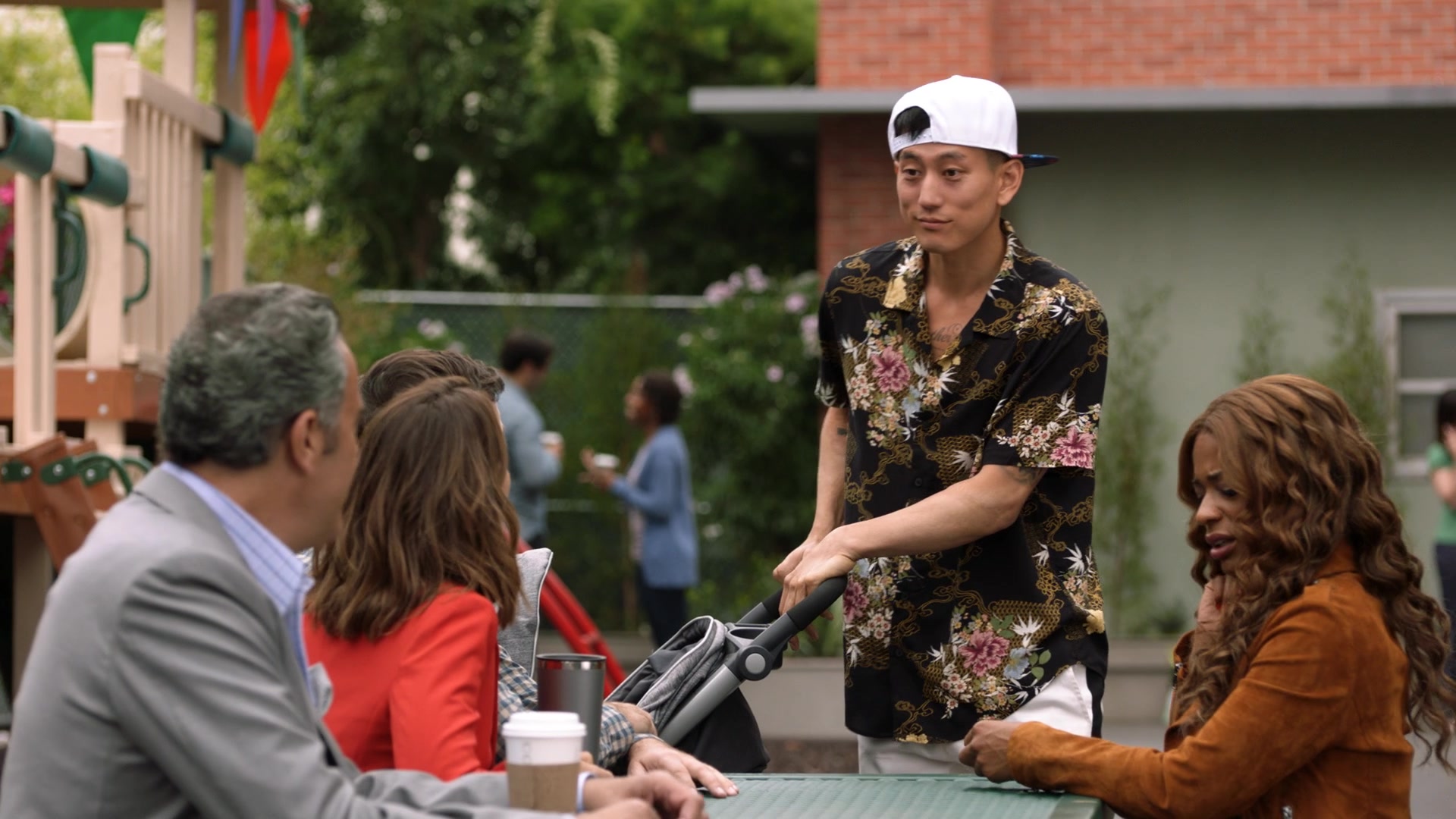 SINGLEPARENTS1X04_0203.jpg