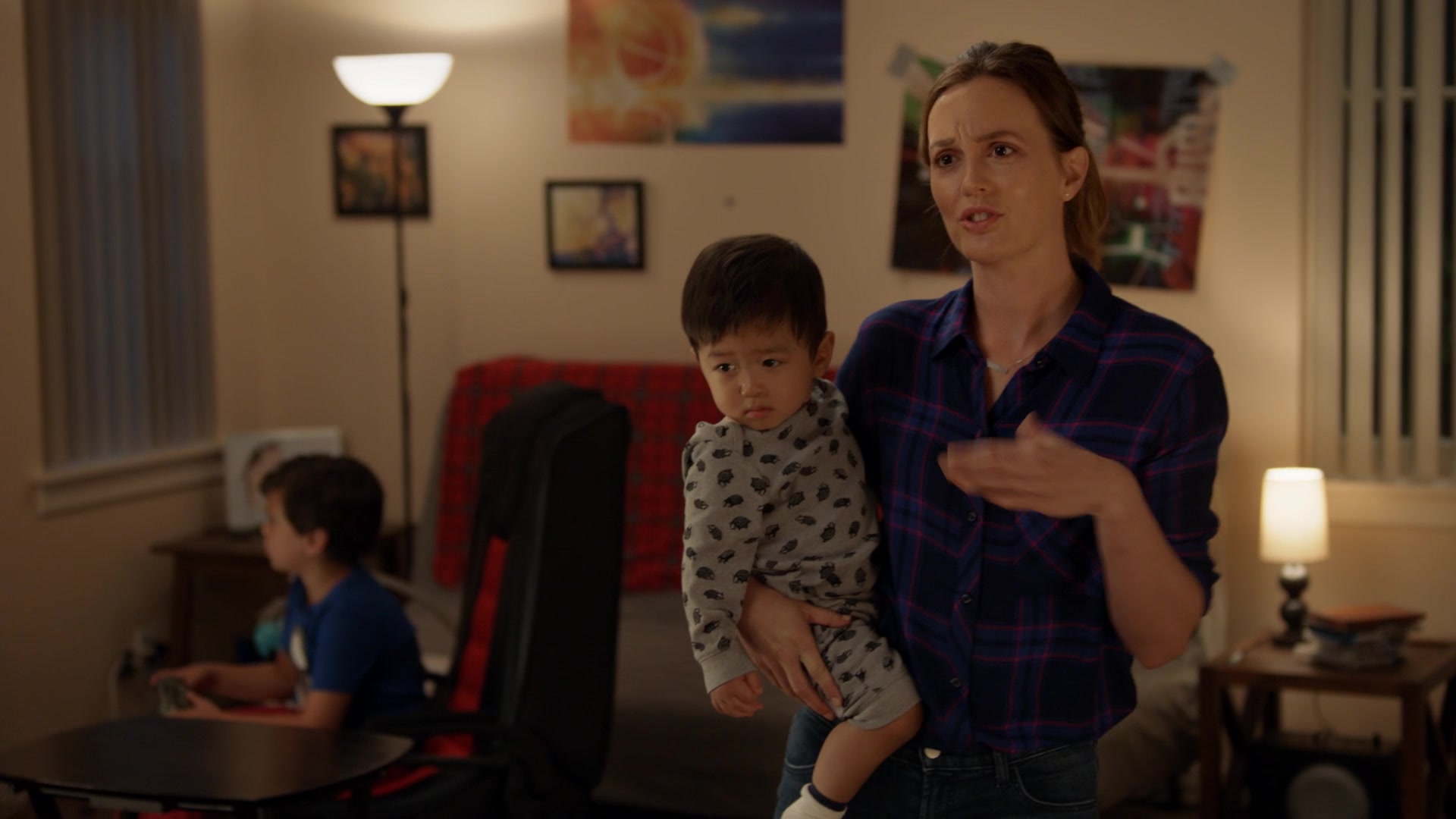 SINGLEPARENTS1X04_0446.jpg