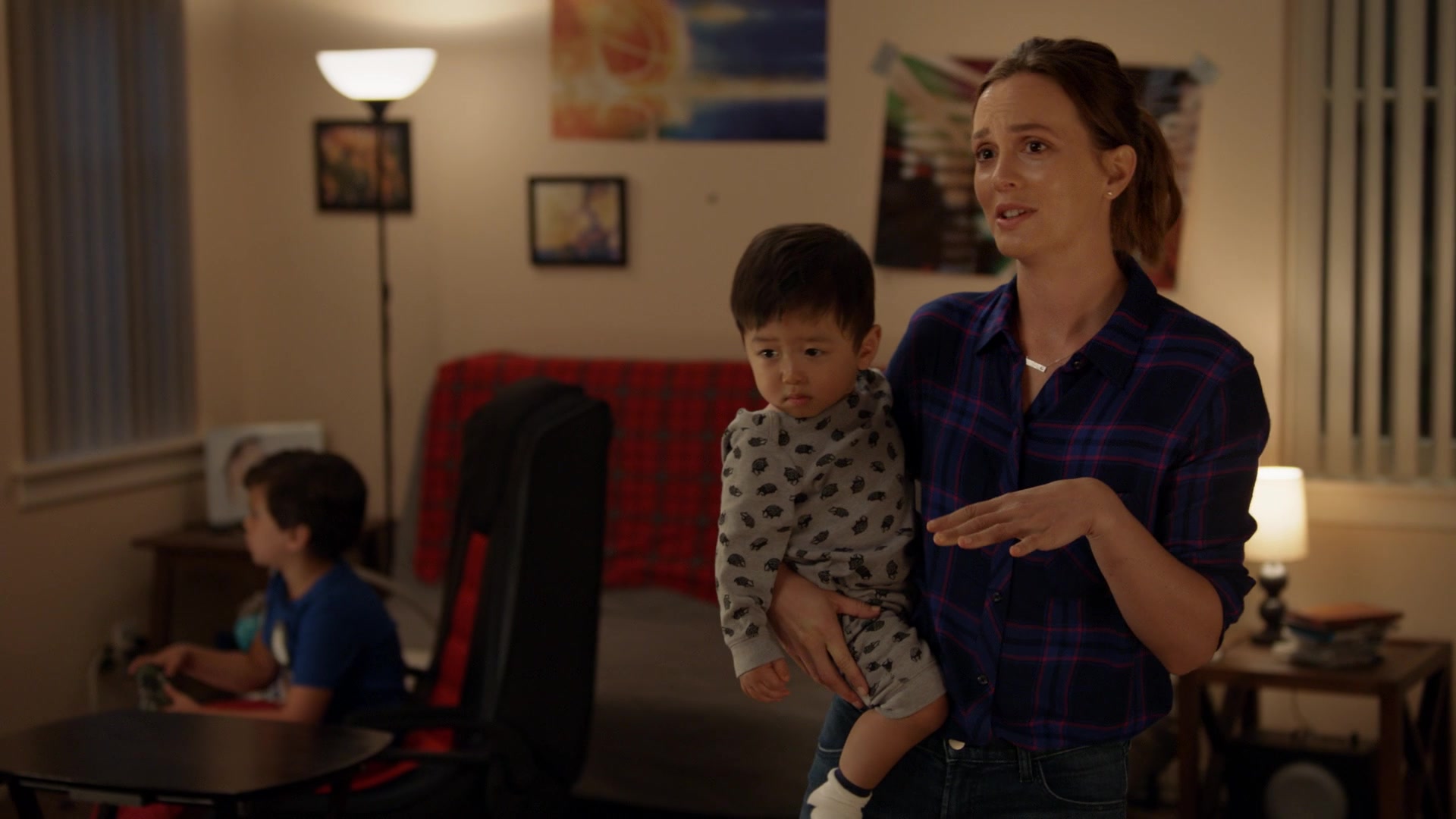 SINGLEPARENTS1X04_0447.jpg