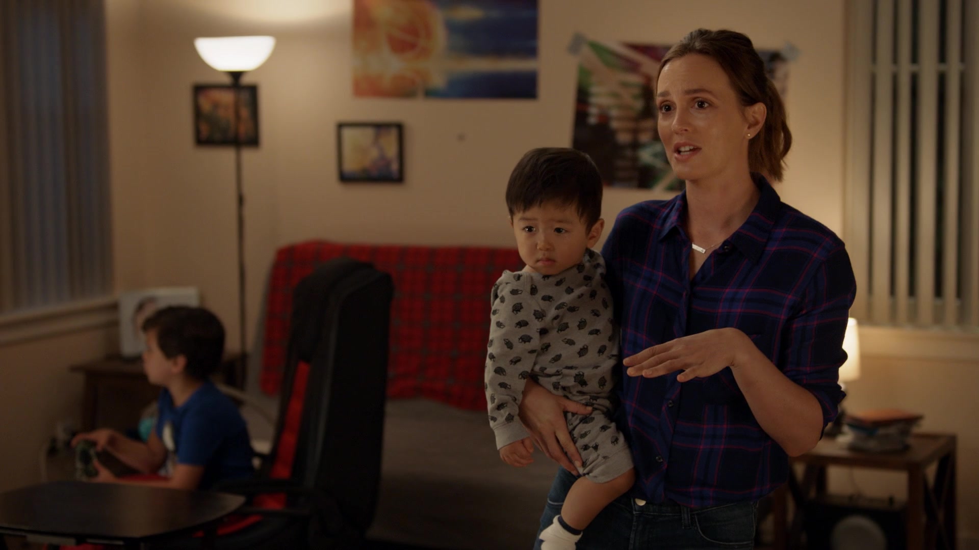 SINGLEPARENTS1X04_0448.jpg