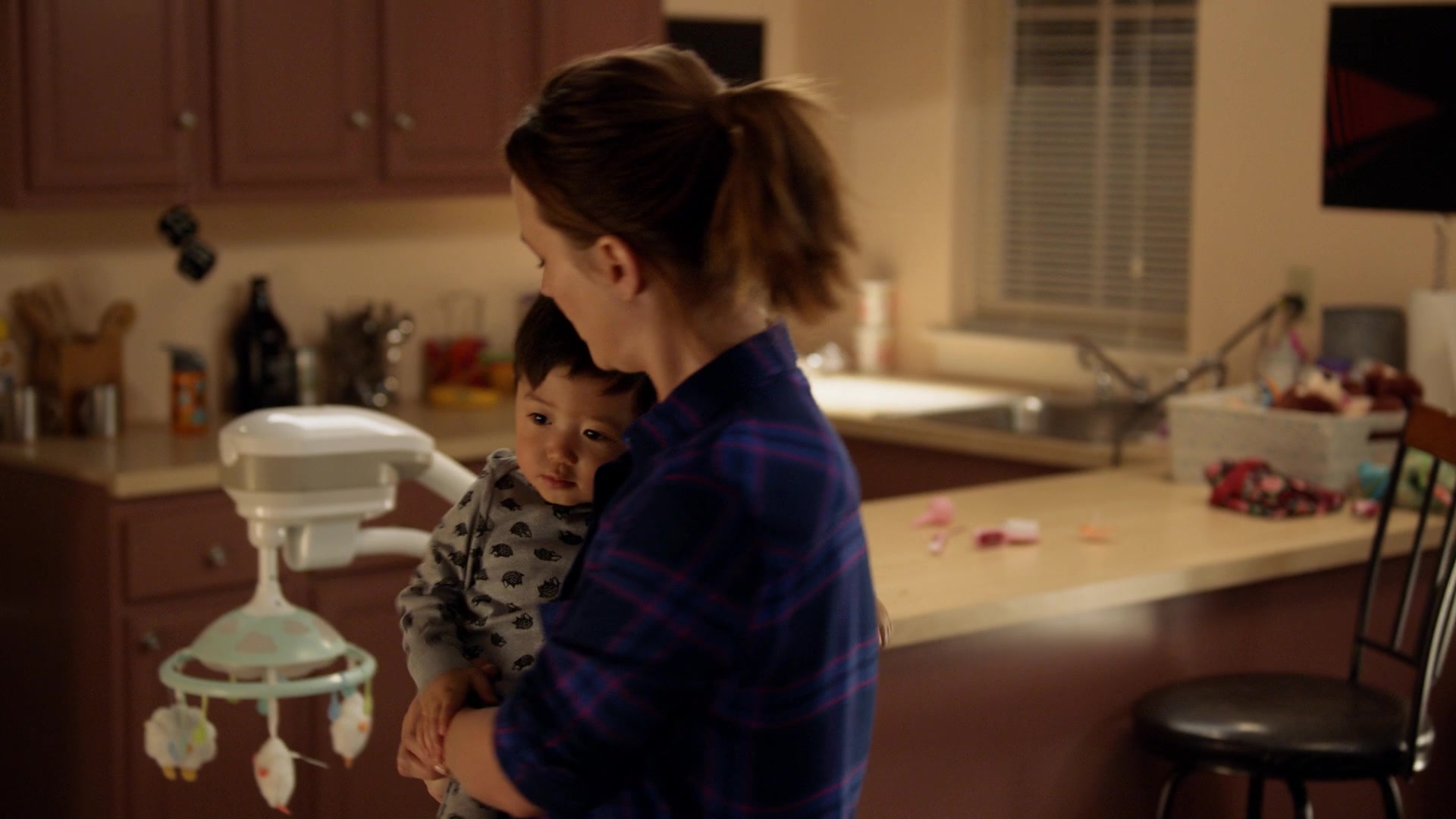 SINGLEPARENTS1X04_0573.jpg