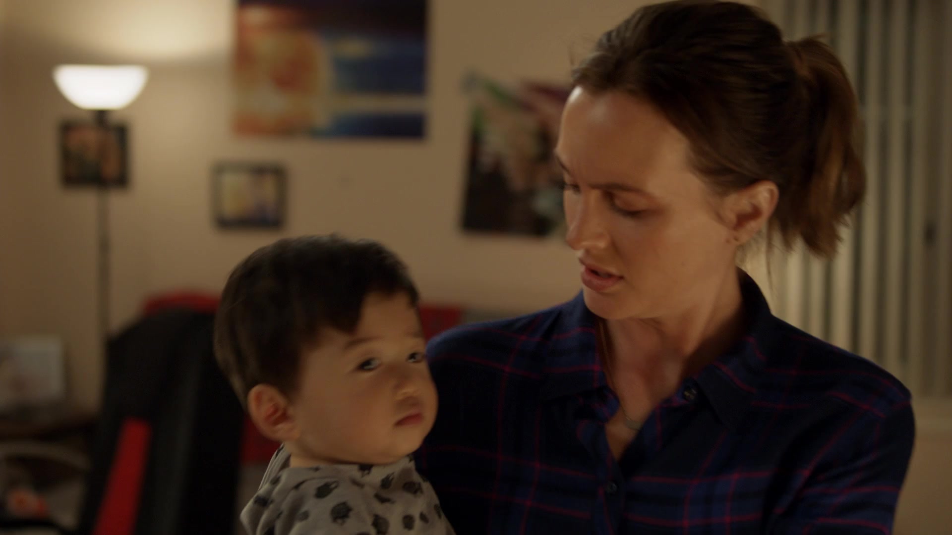 SINGLEPARENTS1X04_0575.jpg