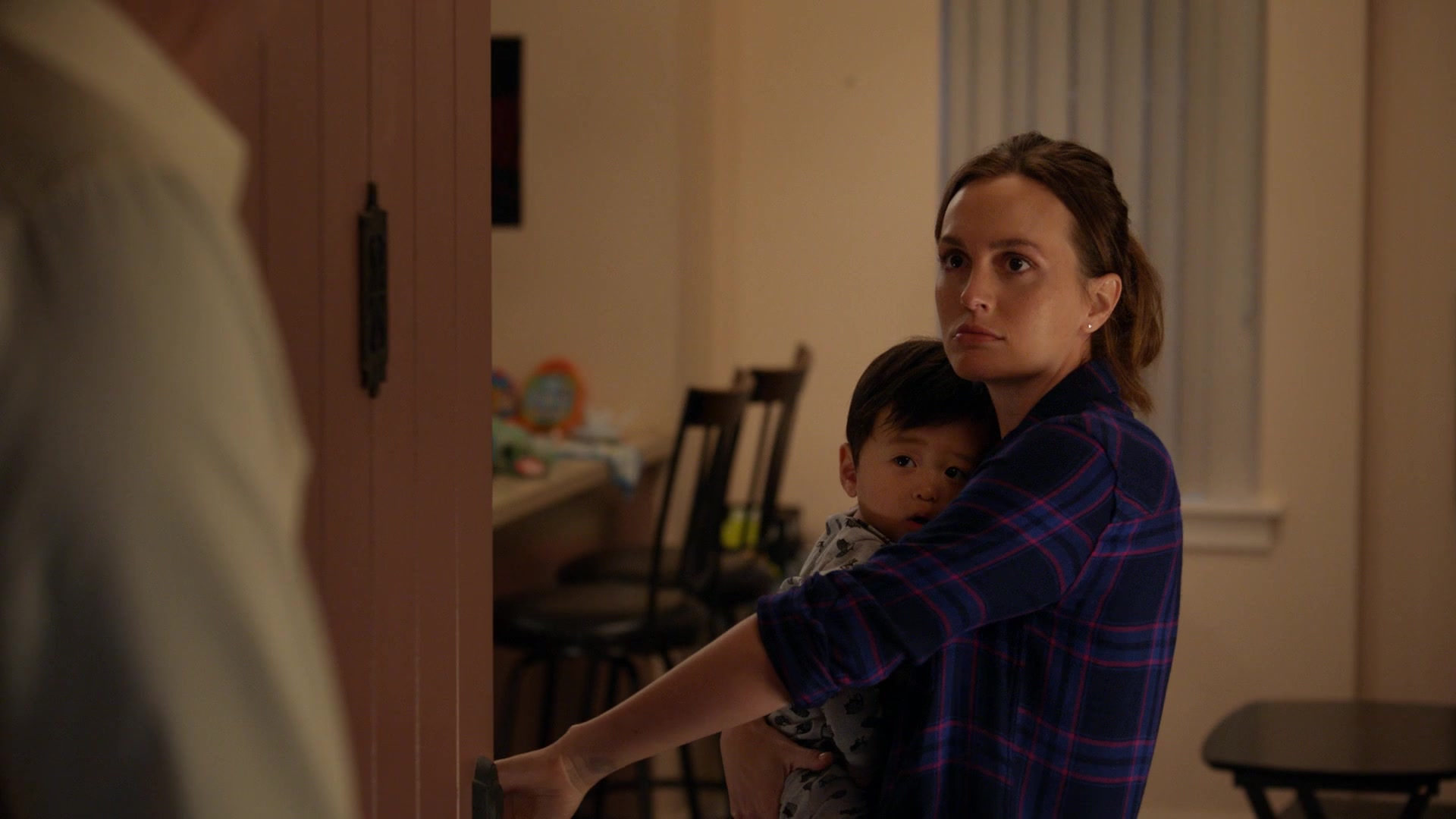 SINGLEPARENTS1X04_1102.jpg