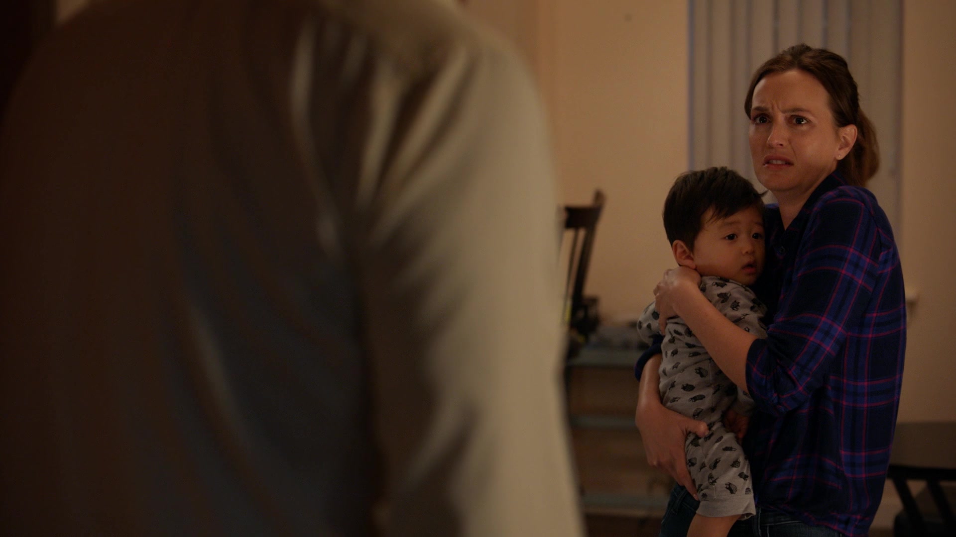 SINGLEPARENTS1X04_1122.jpg