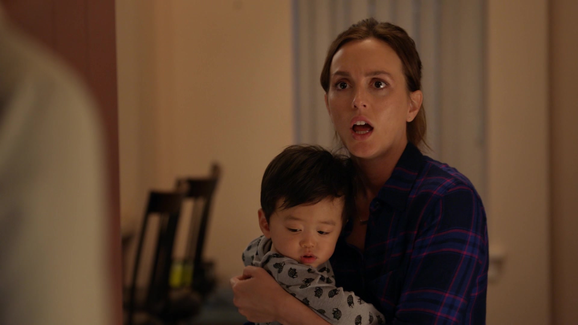 SINGLEPARENTS1X04_1134.jpg