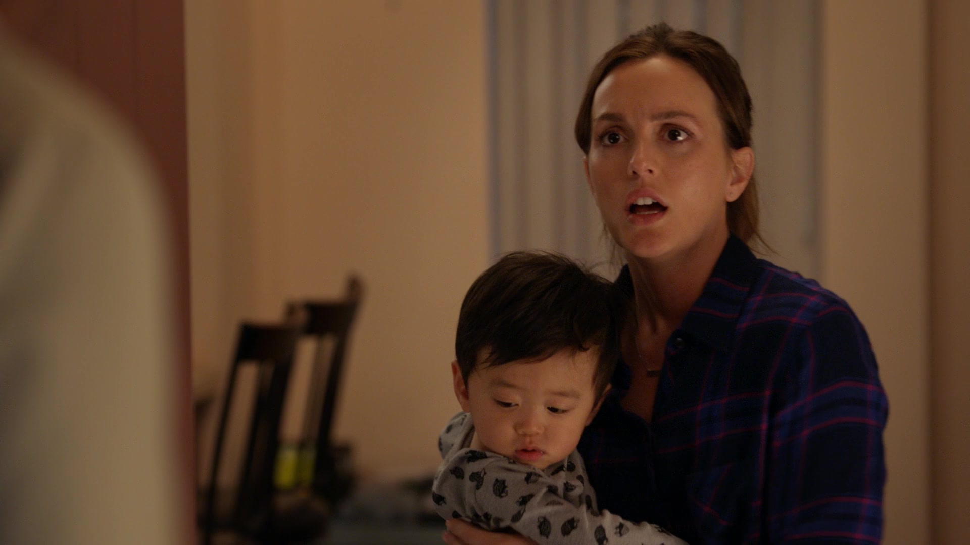 SINGLEPARENTS1X04_1135.jpg