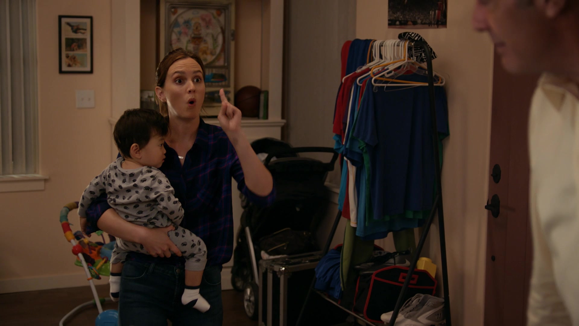 SINGLEPARENTS1X04_1153.jpg