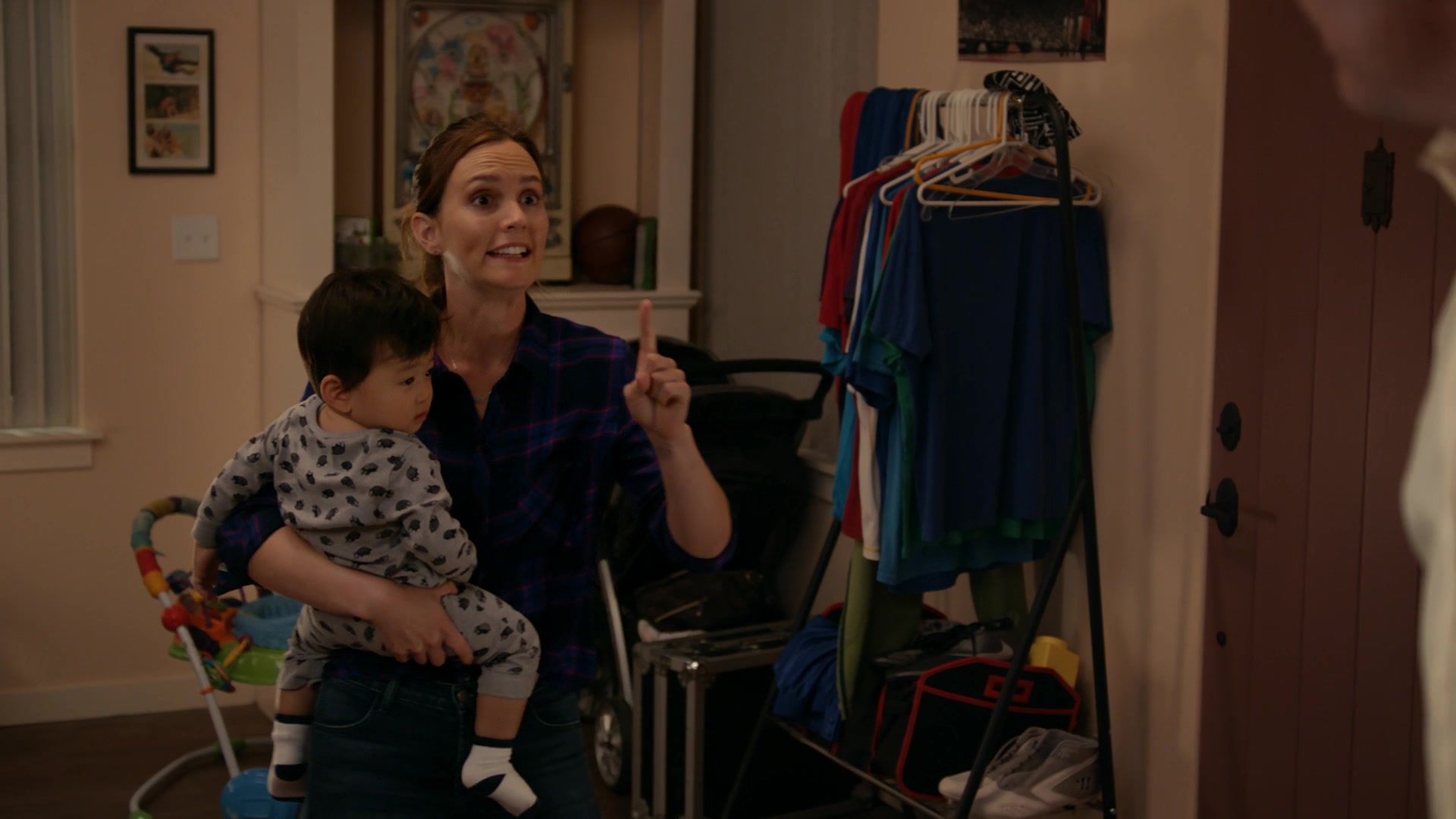 SINGLEPARENTS1X04_1154.jpg
