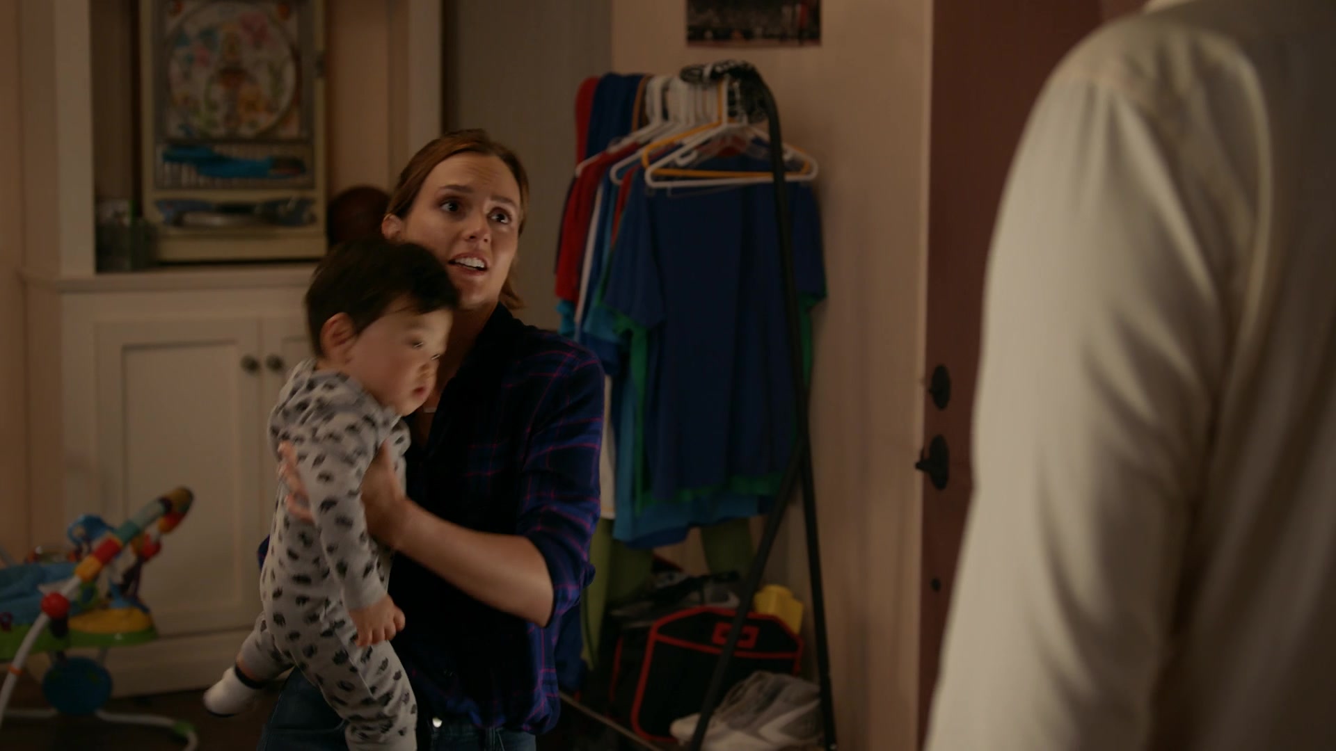SINGLEPARENTS1X04_1182.jpg