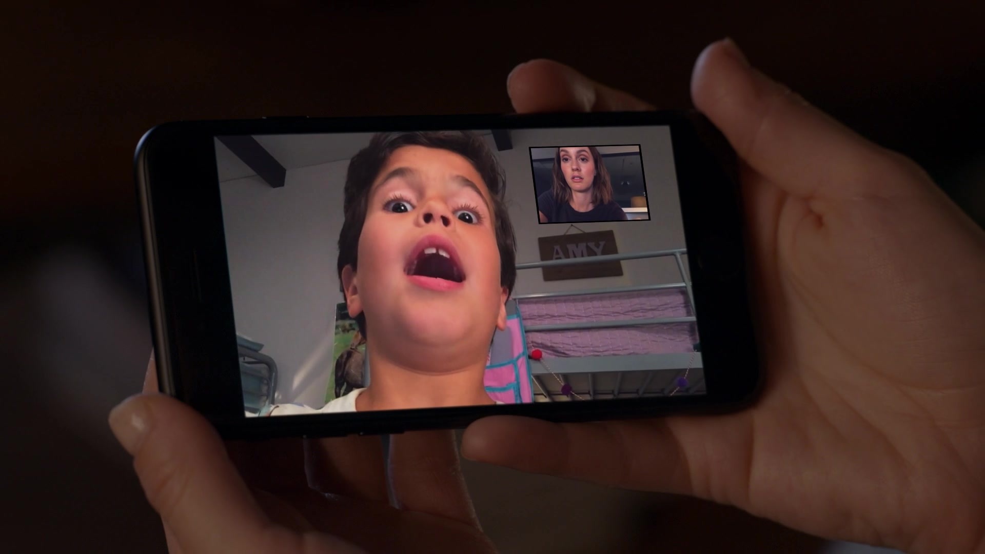 SingleParents1x02-1056.jpg