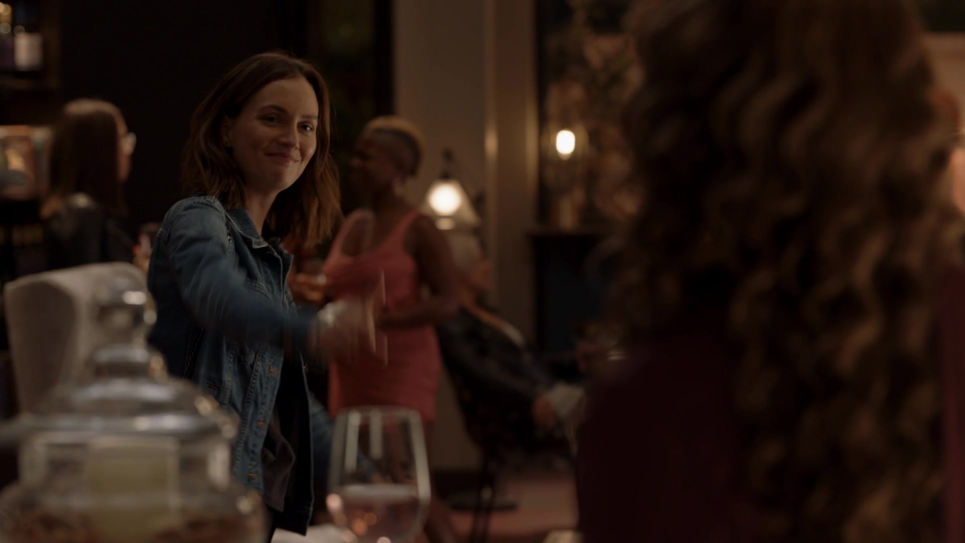SingleParents1x02-1805.jpg