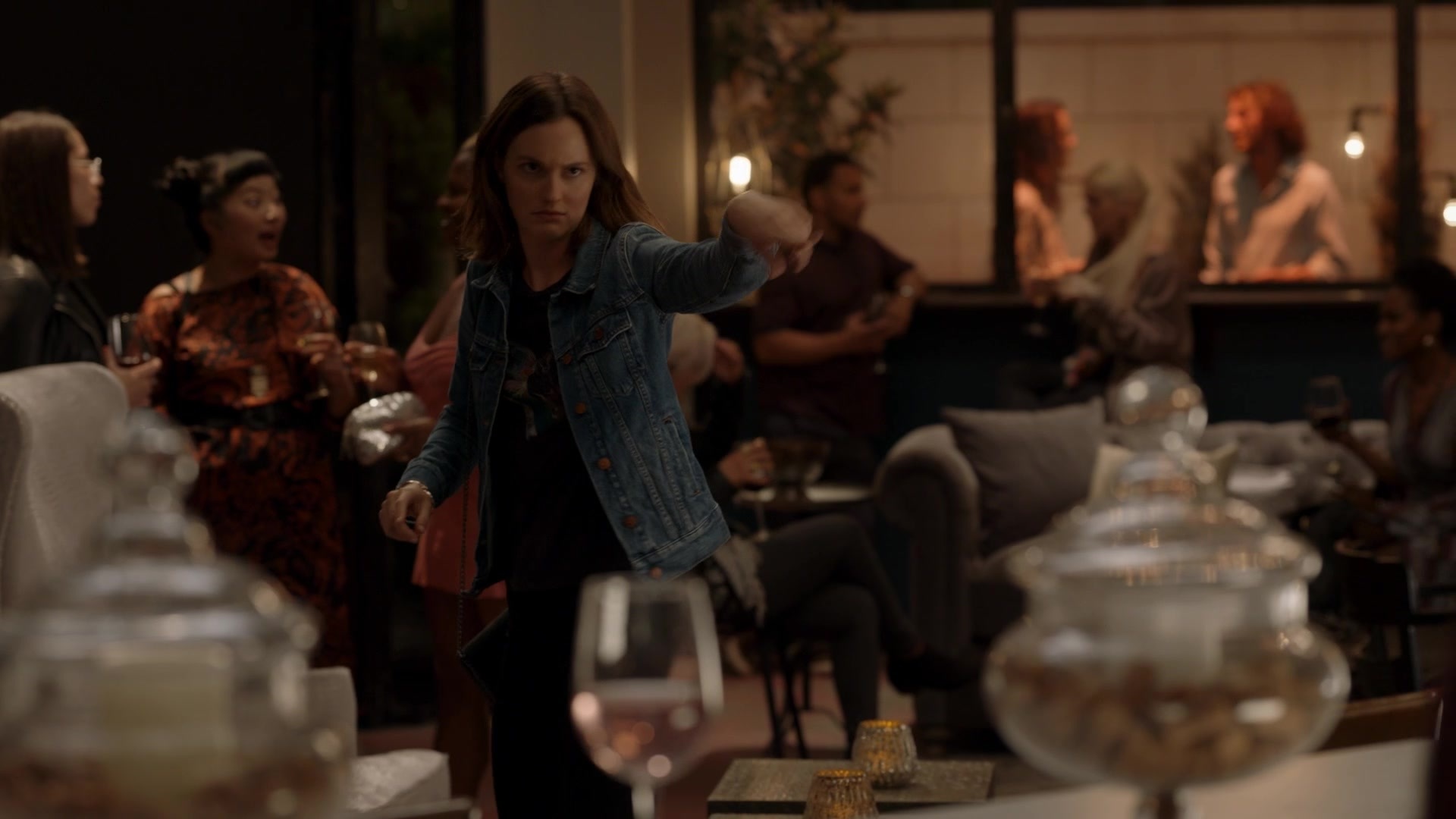 SingleParents1x02-1813.jpg