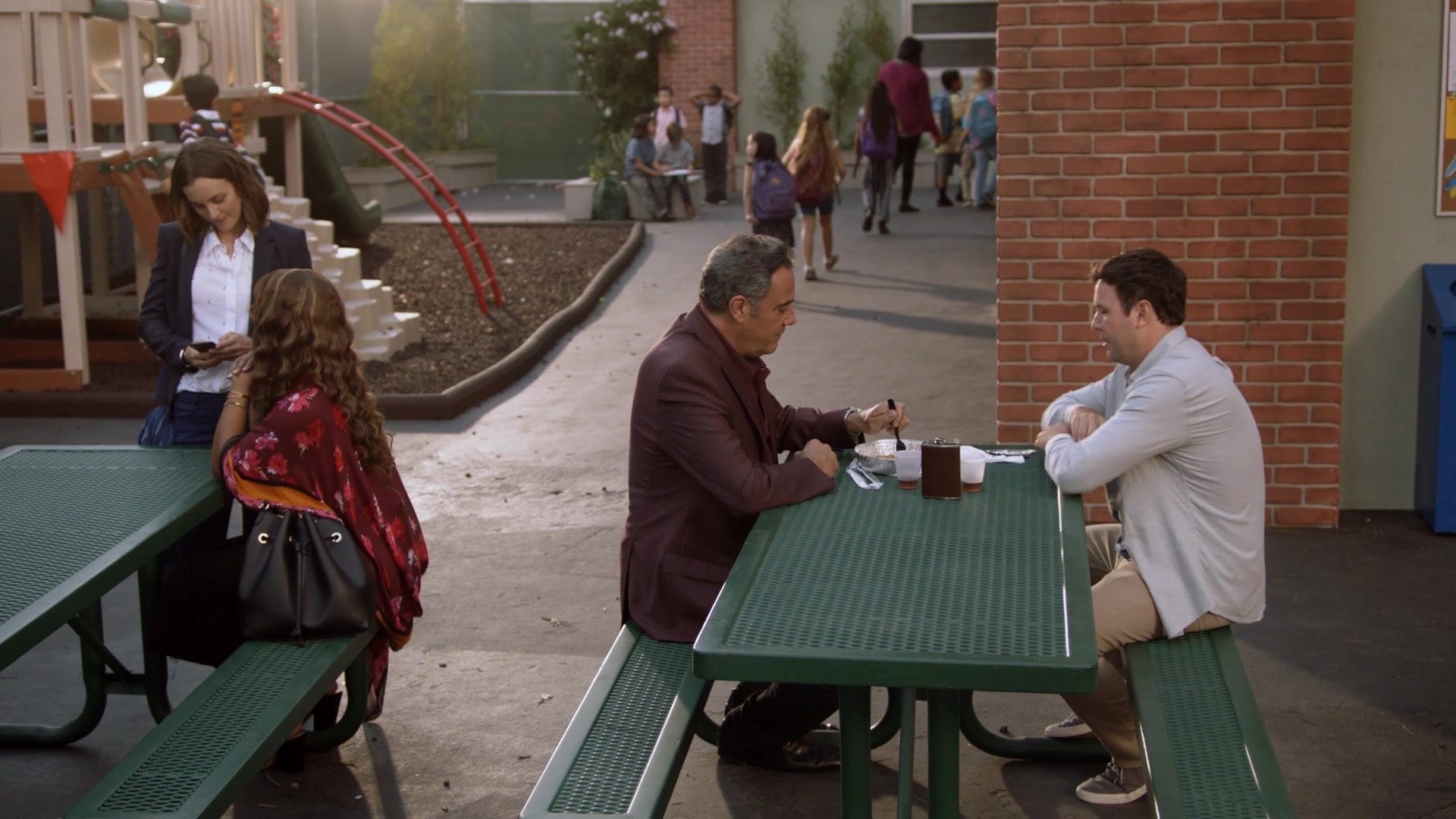 SingleParents1x02-2315.jpg