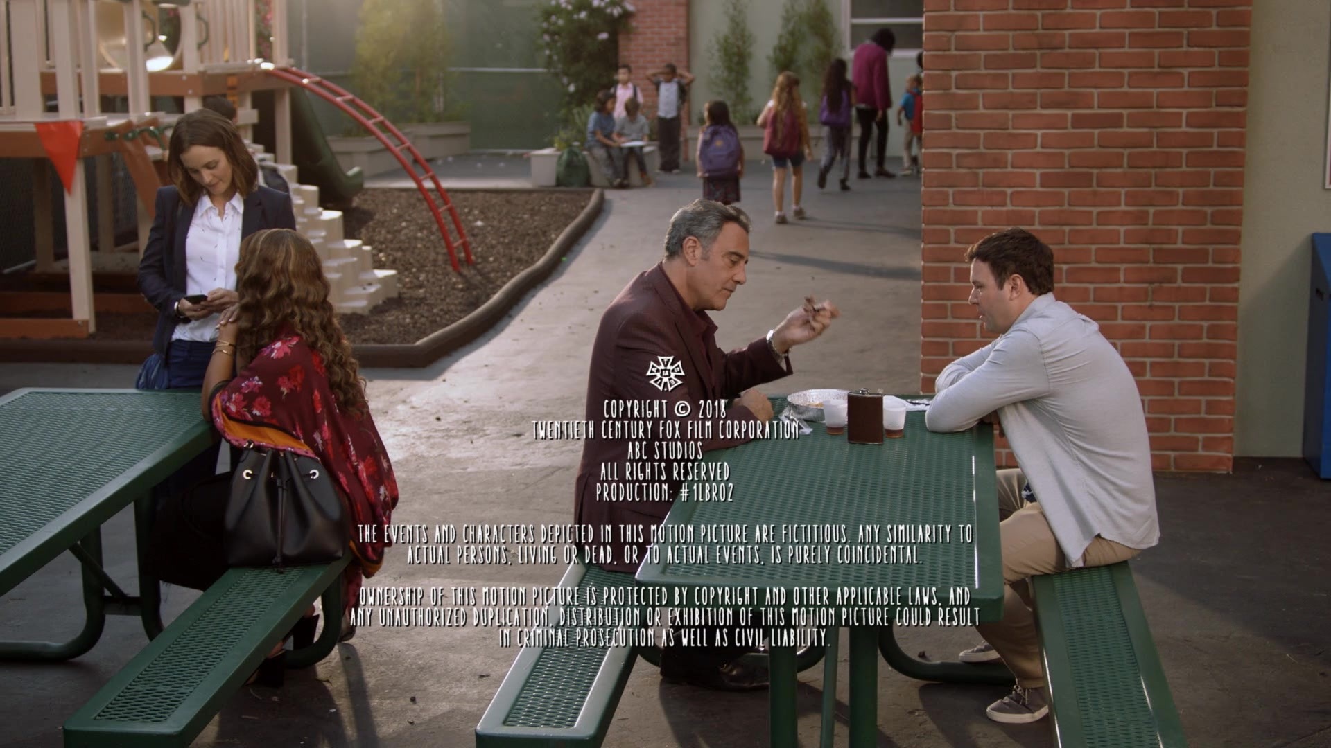 SingleParents1x02-2317.jpg