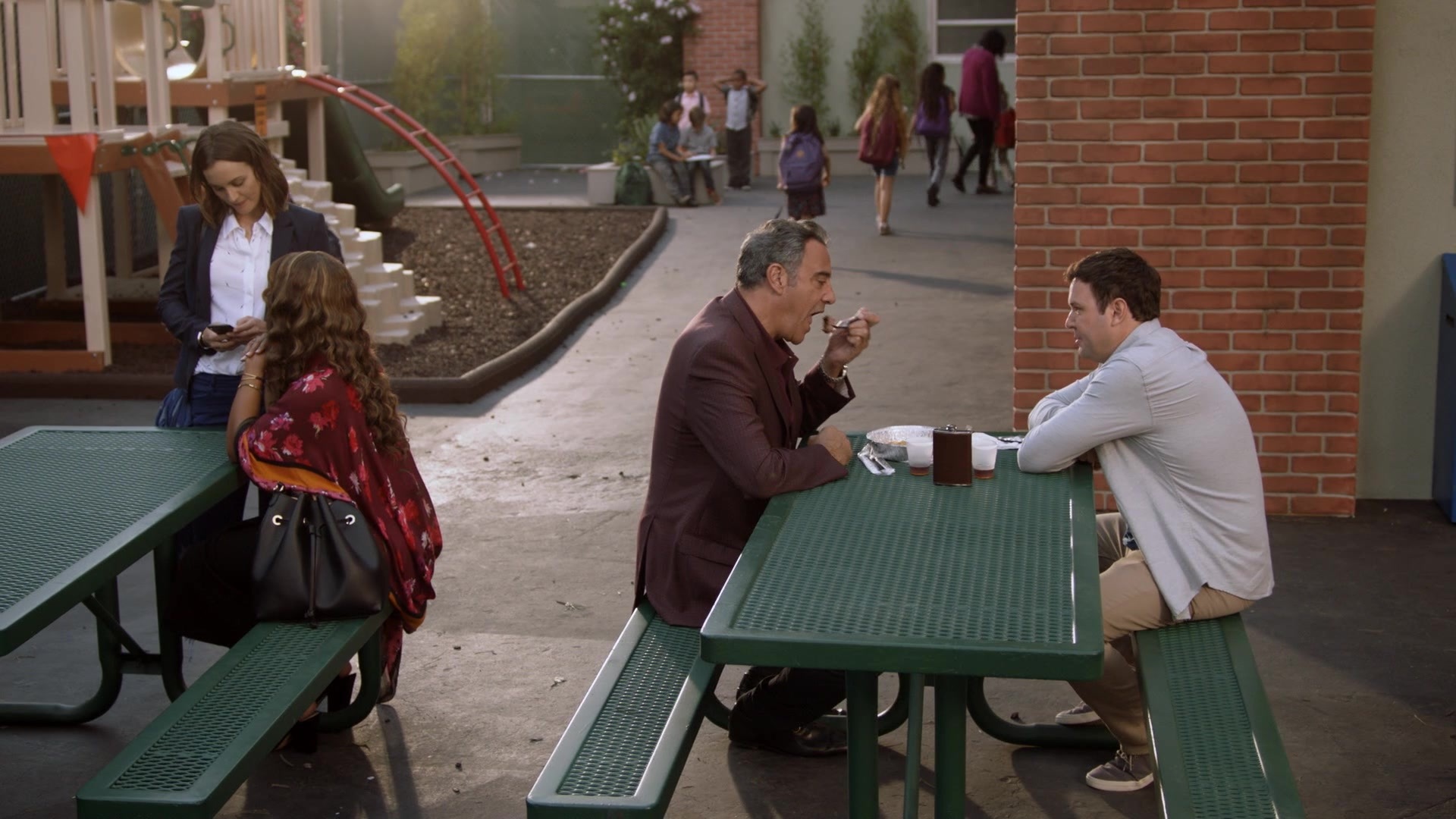 SingleParents1x02-2318.jpg