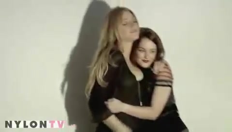 Blake_Lively_and_Leighton_Meester_Nylon_Photoshoot_2008_626.jpg