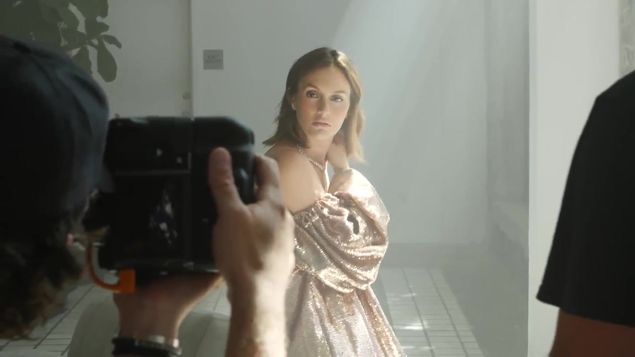 Leighton_Meester_talks_hi-lo_and_motherhood_fashion_151.jpg