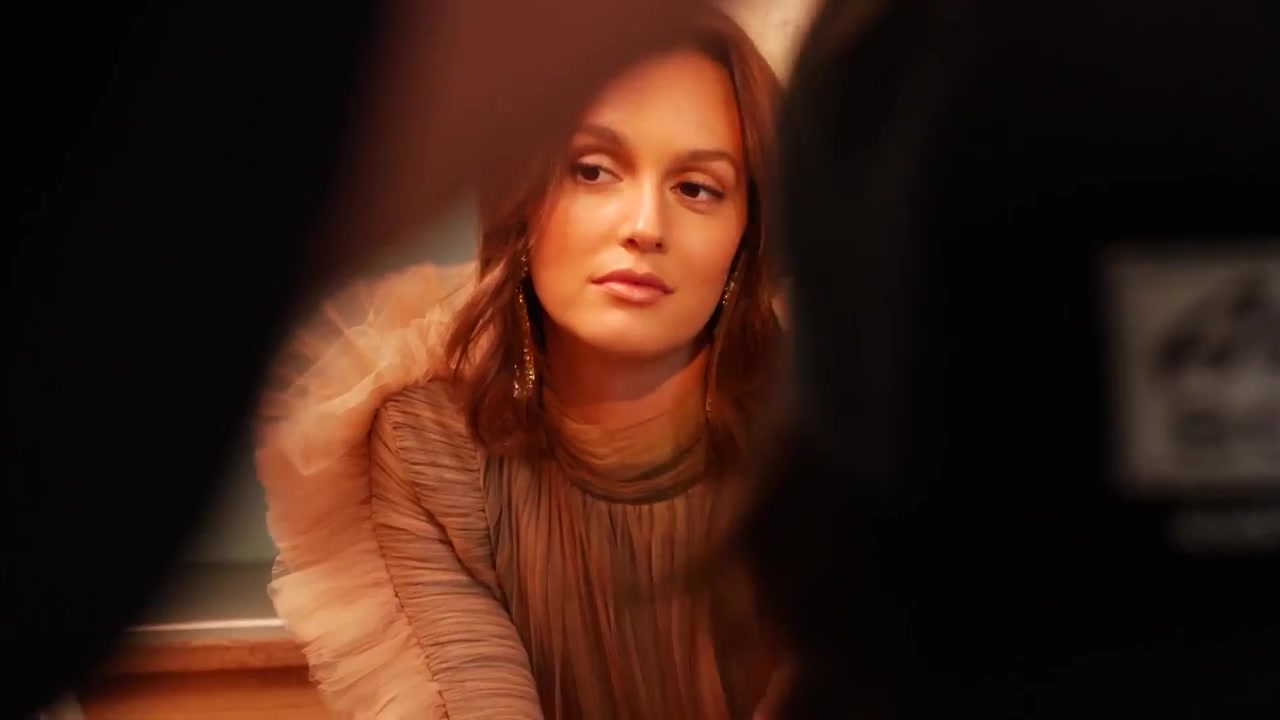 Leighton_Meester_talks_hi-lo_and_motherhood_fashion_299.jpg