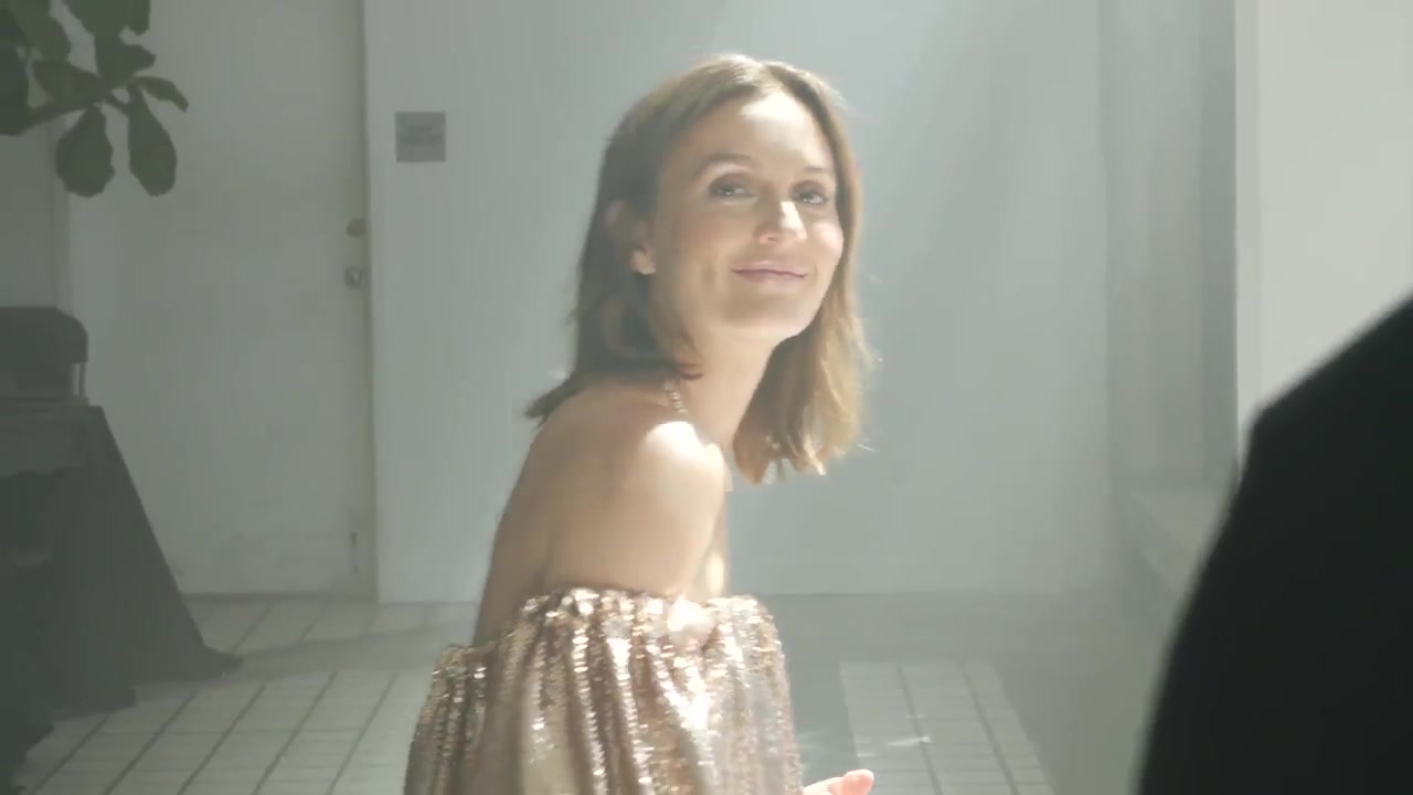 Leighton_Meester_talks_hi-lo_and_motherhood_fashion_486.jpg