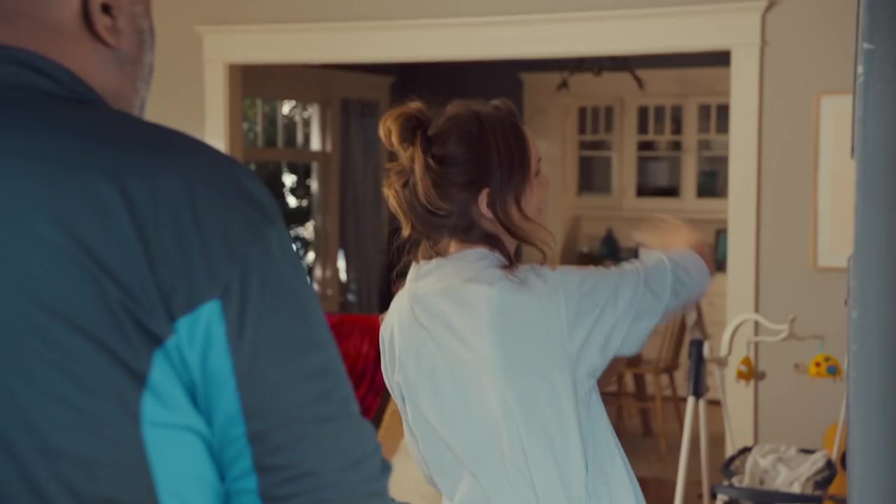 Single_Parents_-_Official_Trailer_185.jpg