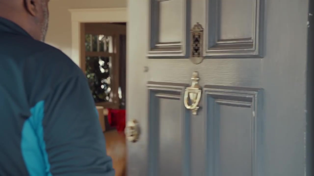 Single_Parents_-_Official_Trailer_189.jpg