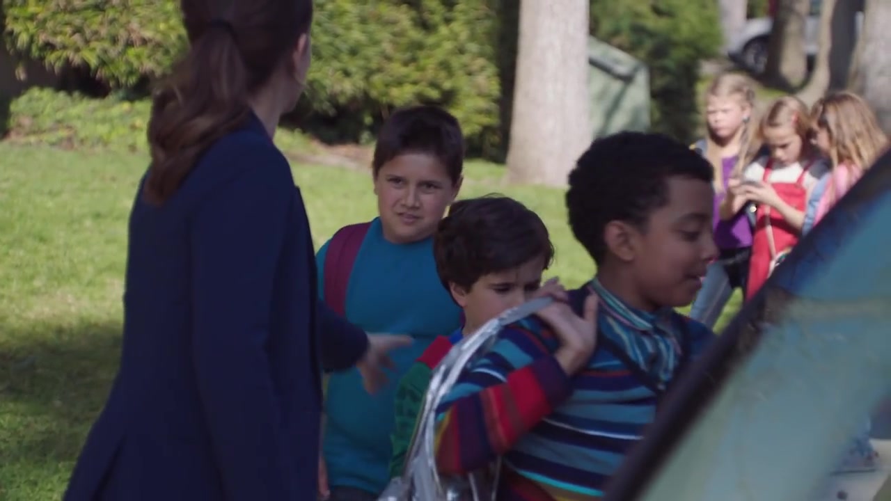 Single_Parents_-_Official_Trailer_250.jpg