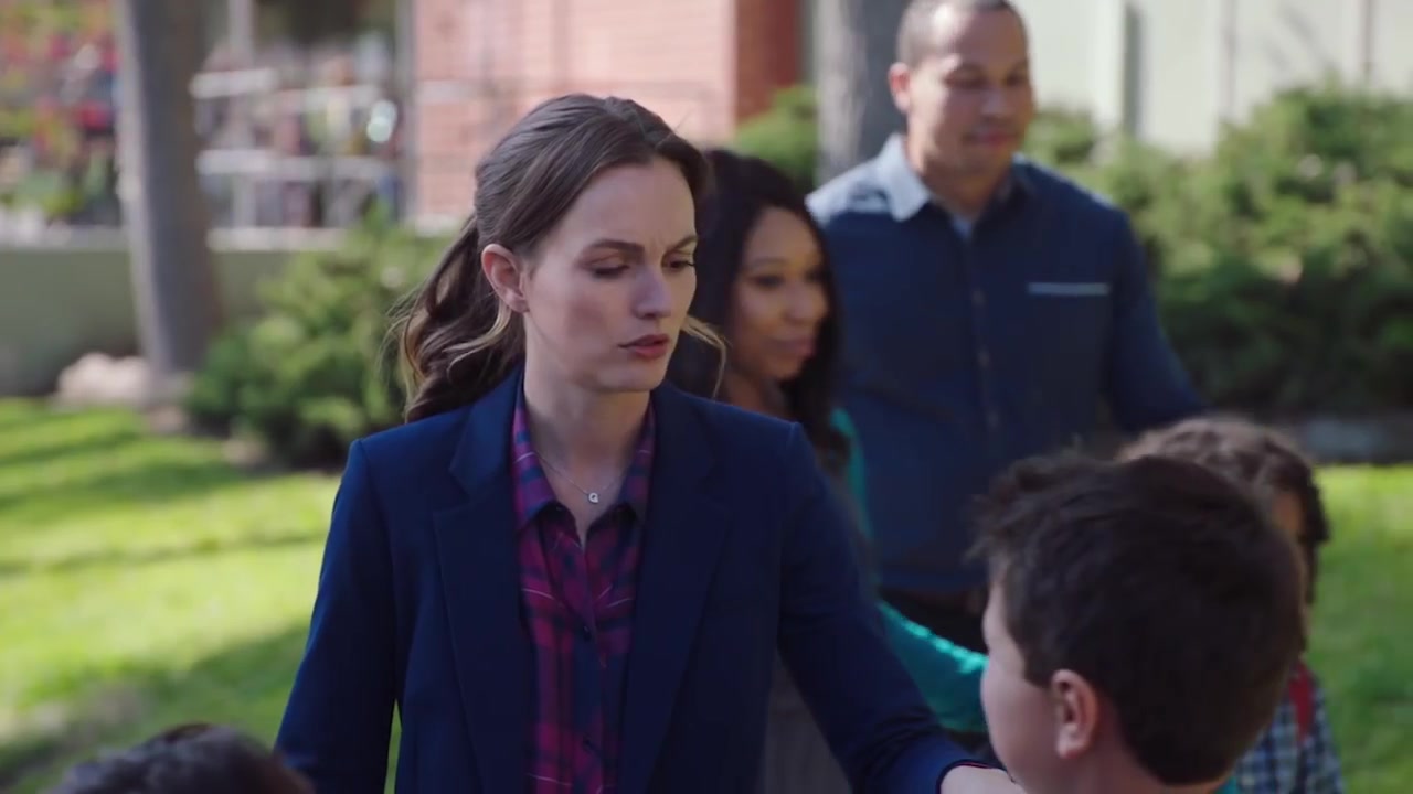 Single_Parents_-_Official_Trailer_255.jpg