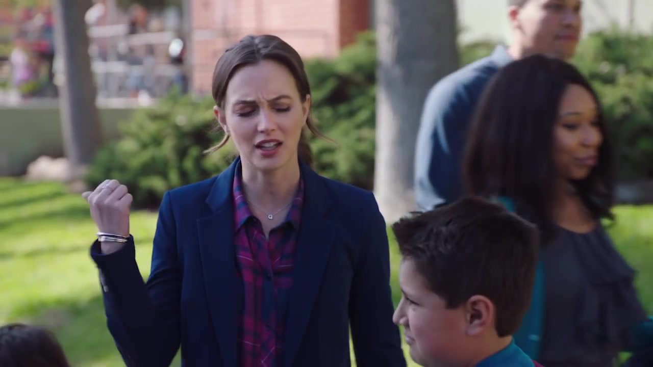Single_Parents_-_Official_Trailer_257.jpg