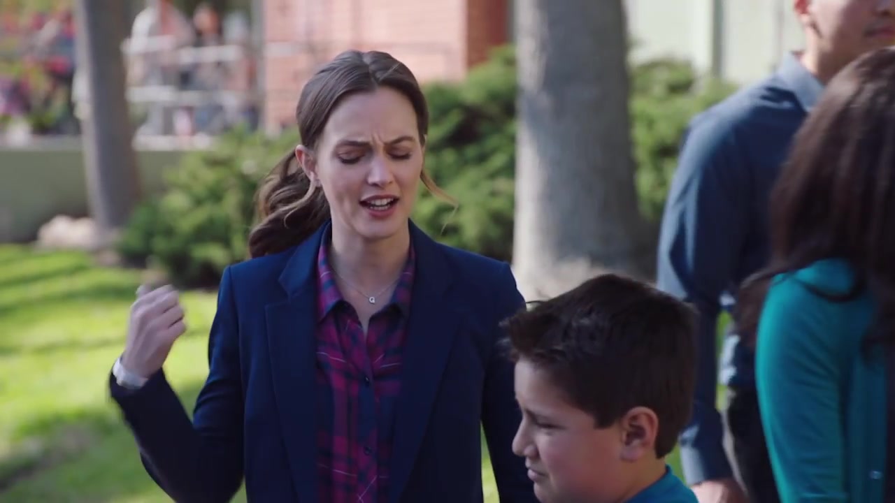 Single_Parents_-_Official_Trailer_258.jpg