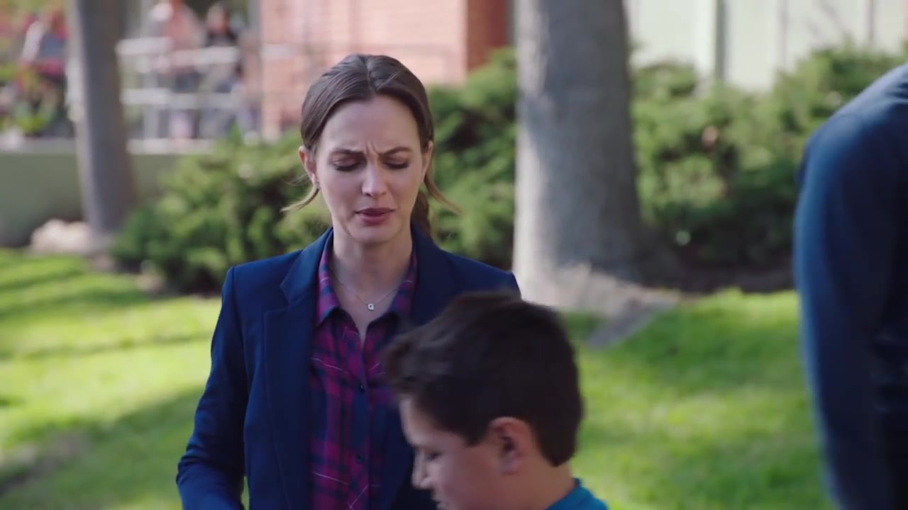Single_Parents_-_Official_Trailer_259.jpg