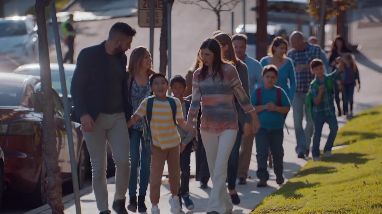 Single_Parents_-_Official_Trailer_261.jpg