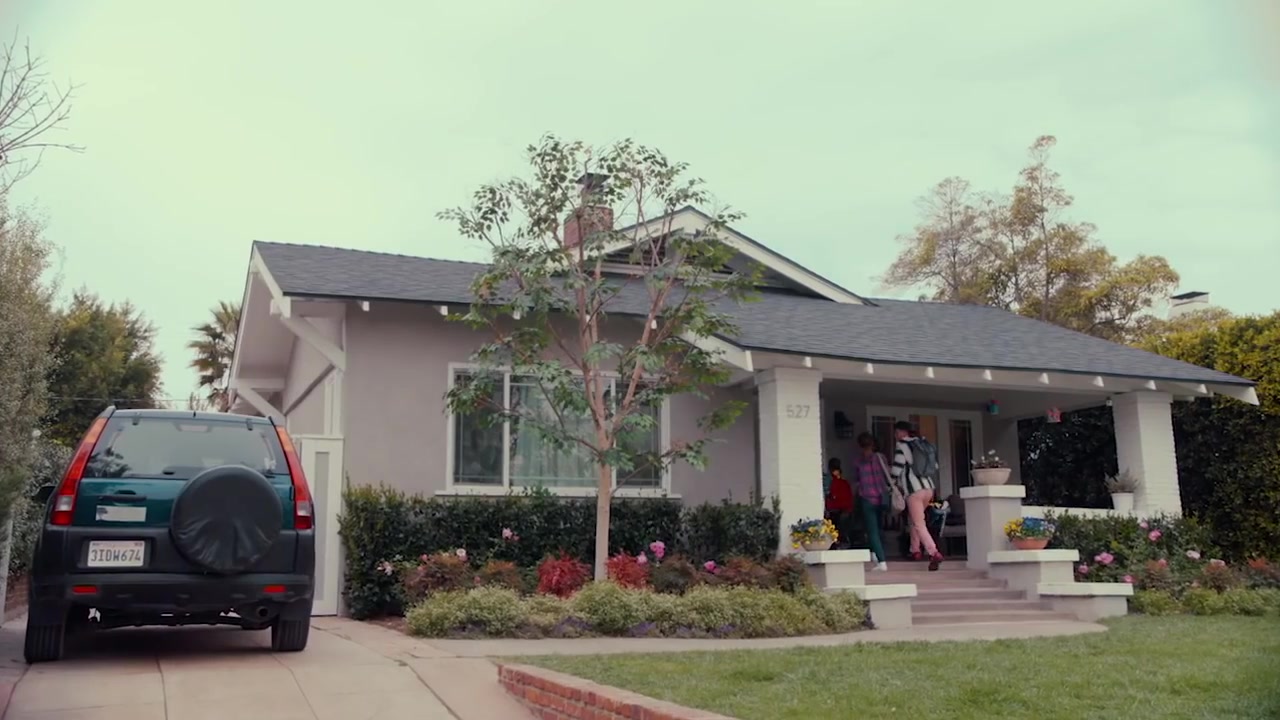 Single_Parents_-_Official_Trailer_307.jpg