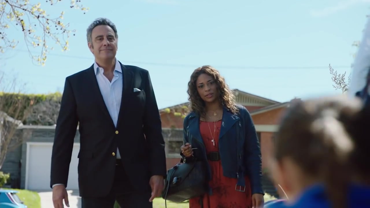 Single_Parents_-_Official_Trailer_375.jpg