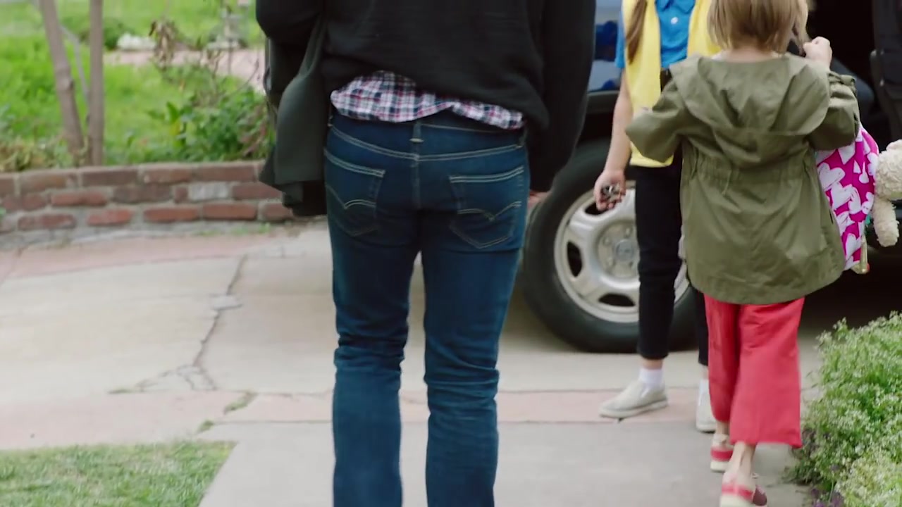 Single_Parents_-_Official_Trailer_456.jpg