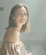 Leighton_Meester_talks_hi-lo_and_motherhood_fashion_484.jpg