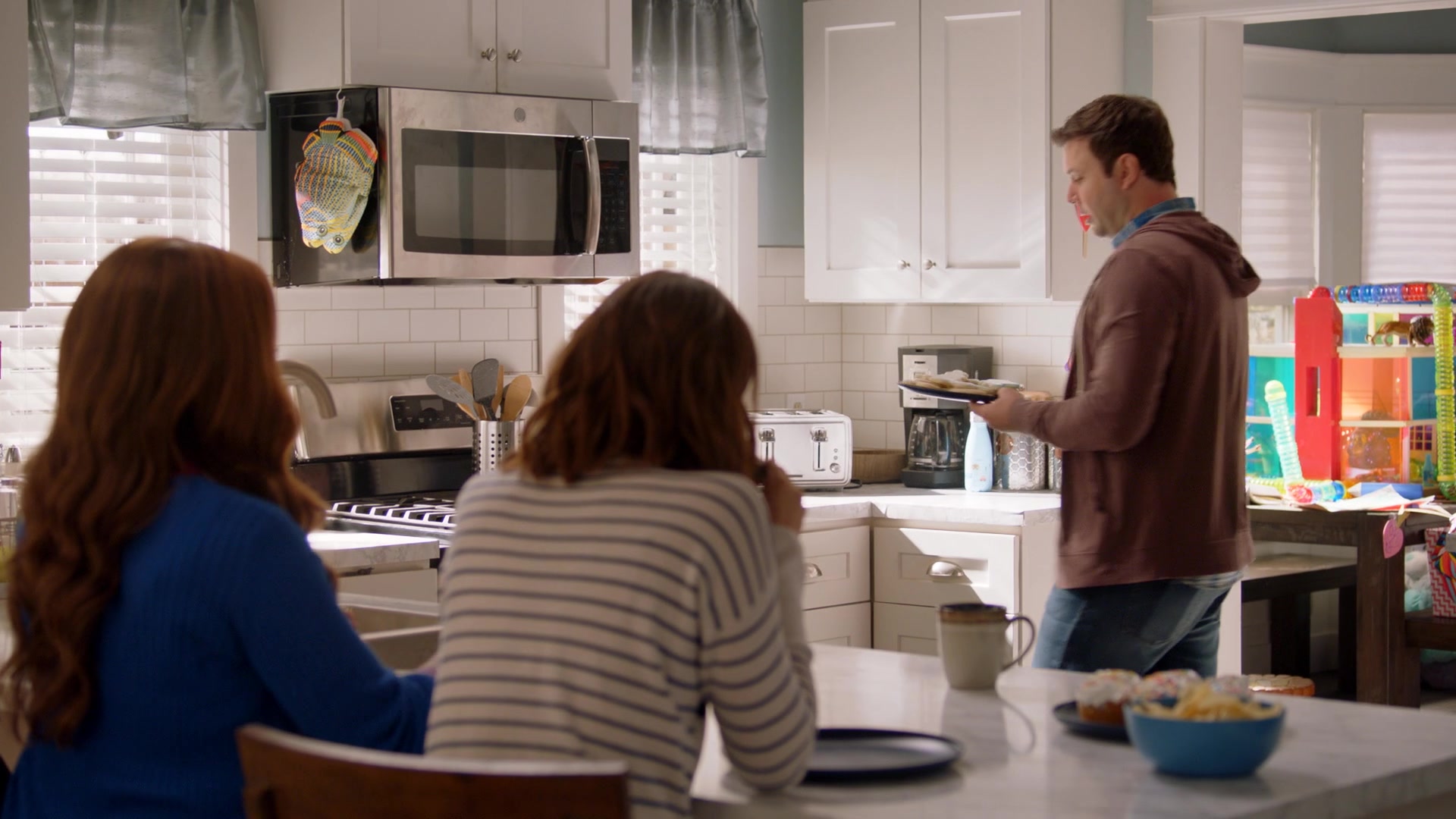 SINGLEPARENTS1X03-_0080.jpg