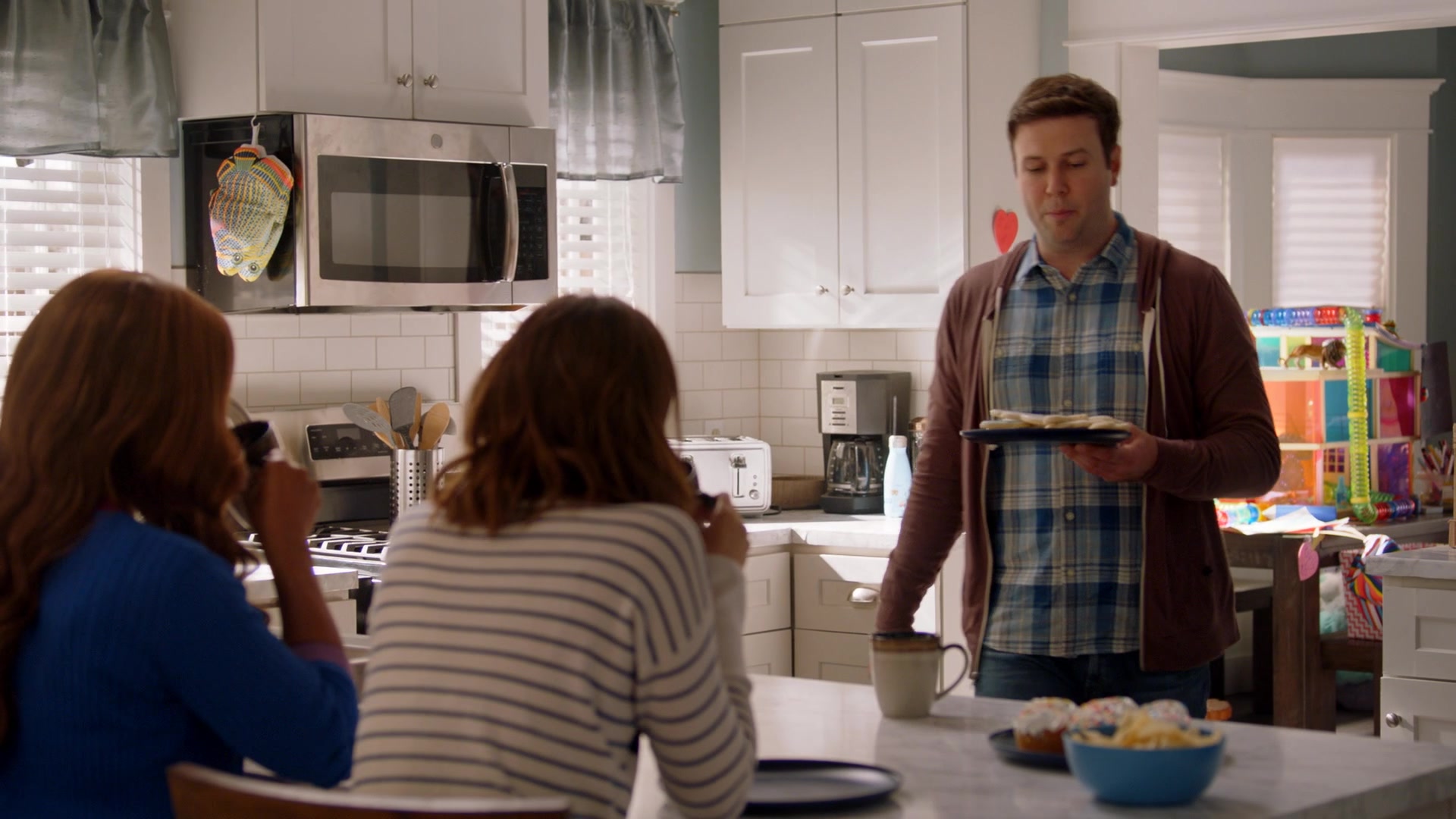 SINGLEPARENTS1X03-_0083.jpg