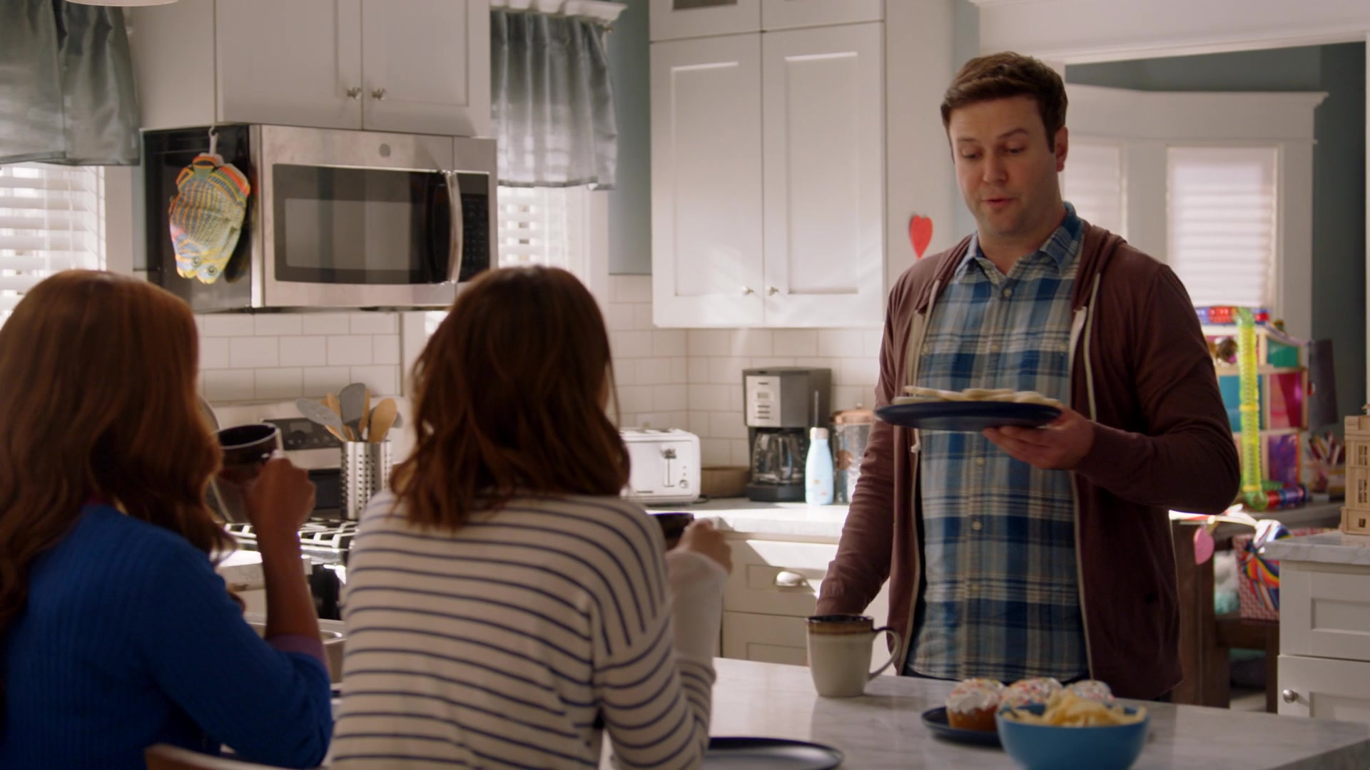 SINGLEPARENTS1X03-_0085.jpg