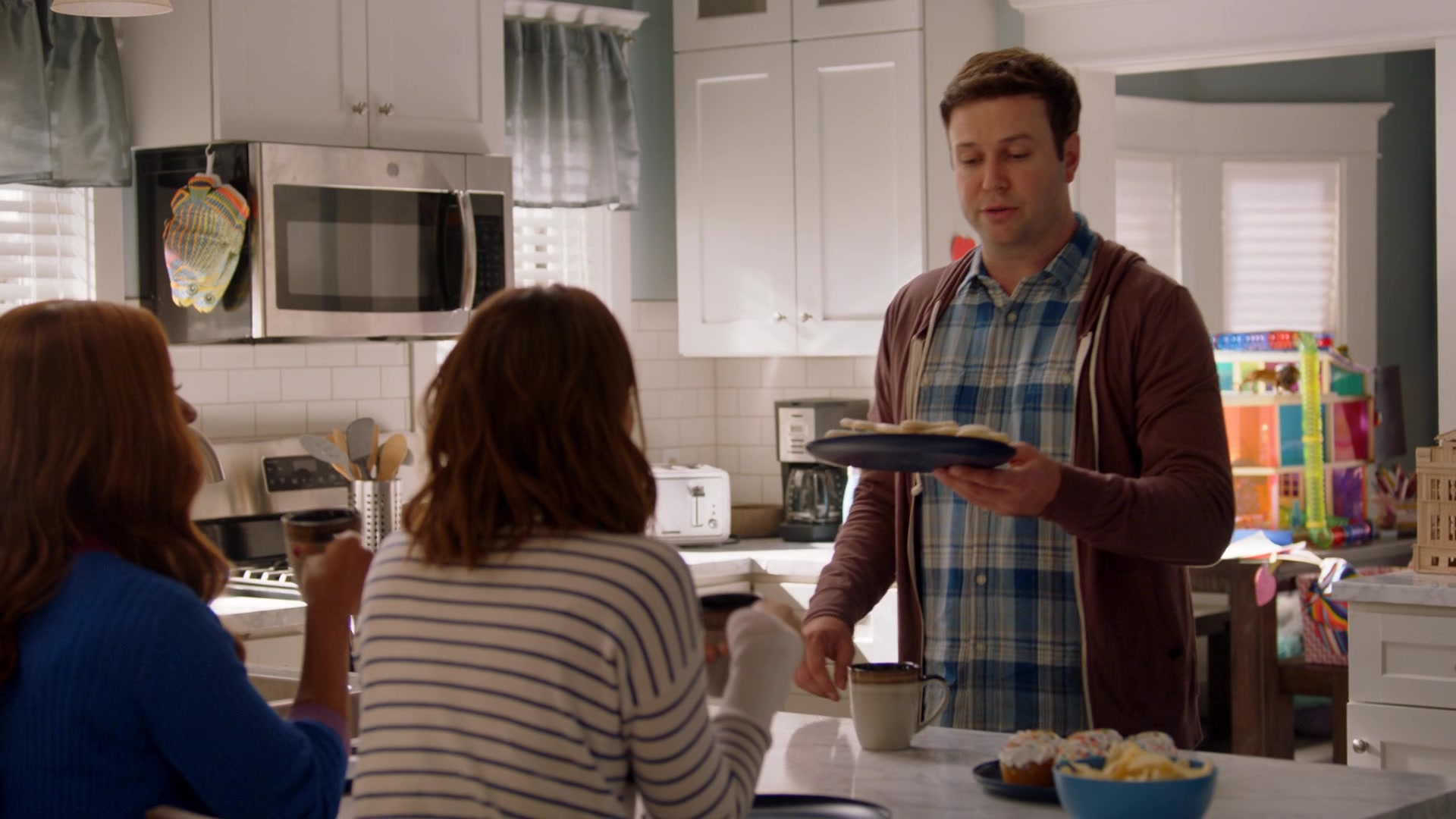 SINGLEPARENTS1X03-_0086.jpg