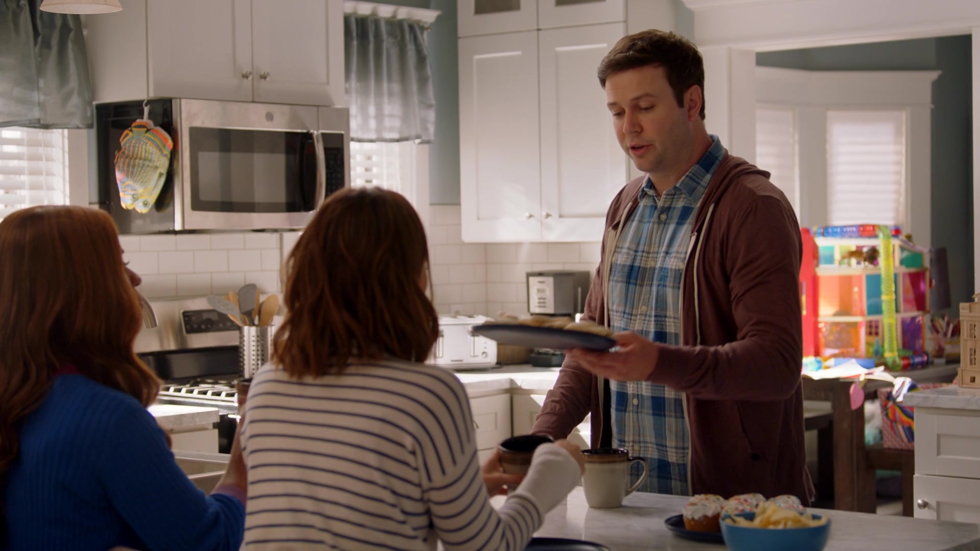 SINGLEPARENTS1X03-_0087.jpg