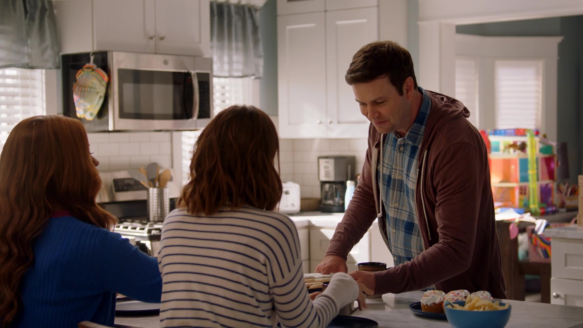 SINGLEPARENTS1X03-_0092.jpg