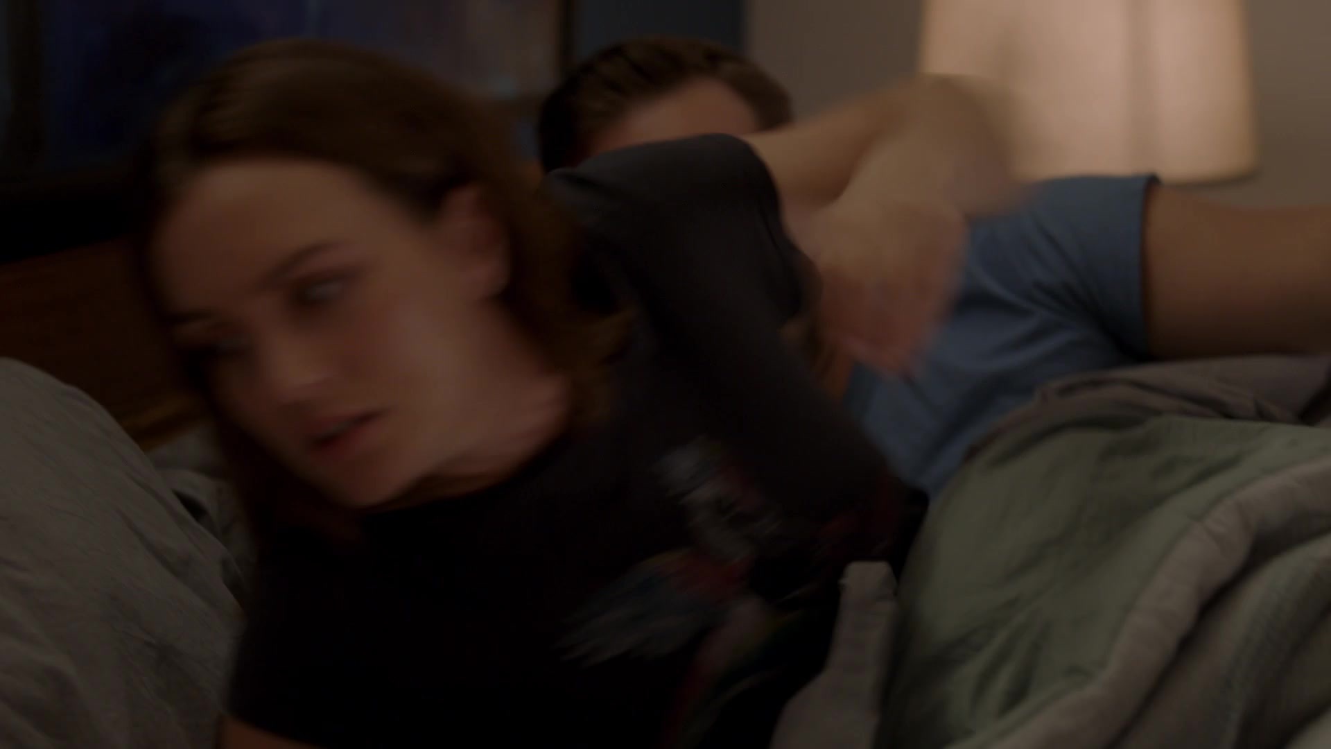 SingleParents1x02-1919.jpg